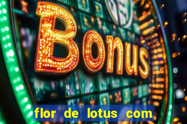 flor de lotus com lua tatuagem